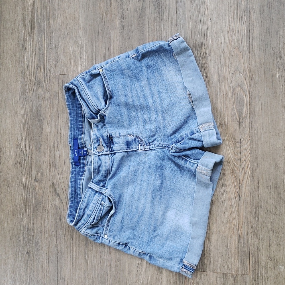 APT.9 short Womans short